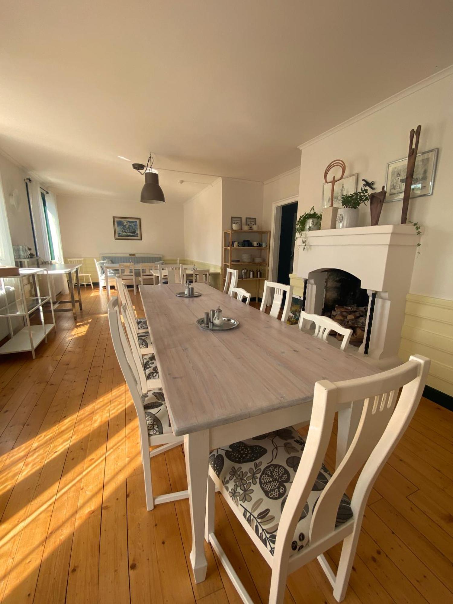 Villa Karlloesa - Bed And Breakfast Malilla Bagian luar foto